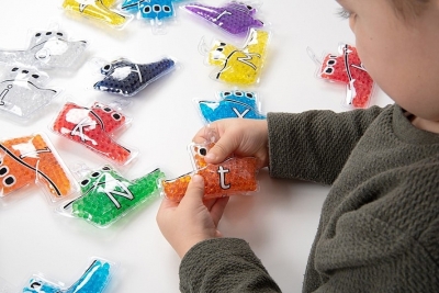 Regenboog gel letters boten TICKIT