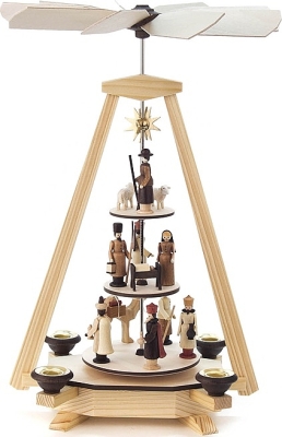 Pyramide met kerststal 3 lagen